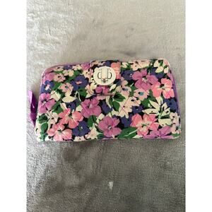 Vera Bradley Wallet Clutch, Floral Pattern in shades of pink